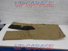 POWERAGE (Power Age)
Winter cargo pants
Size: M