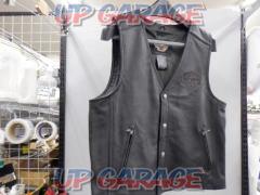Harley-Davidson
Reflective leather vest