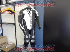 BERIK(ベリック) レーシングスーツ ブラック/ホワイト 46サイズ