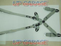 HPI
4-point
Seat belt
3 inches