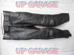 Size: M
RAVINE
Leather pants
