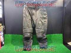 M / LL size
SRP
RIDING
GEAR
Leather pants
black