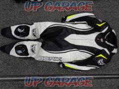 BERIK (Berwick)
MFJ Official Racing Suit 2.0
Size: 52
White / Black
Unused item