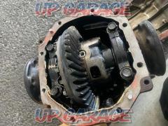 TOYOTA
8 inches
Diff carrier (details of diff contents unknown)
