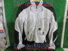 GWSport (GW Sports)
Eatekku jacket
GSM12302
Size: L