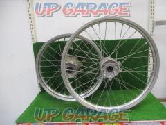 CRF250L (removed from unknown model year)
HONDA genuine
Wheel Set before and after
With D.I.D stamp