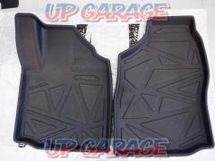 Manufacturer unknown only for front seats
3D floor mat