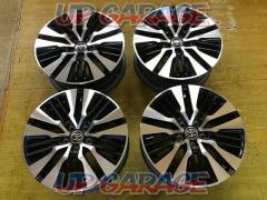 Toyota (TOYOTA)
30 series Alphard
late SC package genuine
18 inch machined bright aluminum wheels