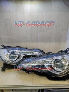 Toyota genuine
Genuine headlight
Right and left
■
86
ZN6
Previous period