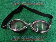 Unknown Manufacturer
Vintage goggles
