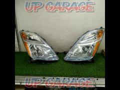 Unknown Manufacturer
US specification headlights
Prius/HNW20