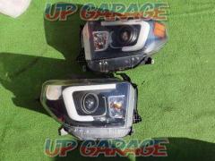 Unknown Manufacturer
Tundra/2014
Inner Black
LED headlights