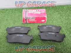 PITWORK
Non-asbestos
Disc brake pads
Product number AY040-KE121