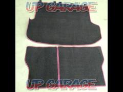 Unknown Manufacturer
General purpose luggage mat