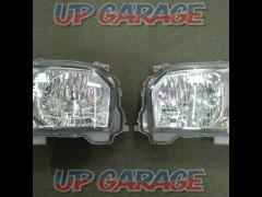 Discounted items for the month of March!
Toyota
Hiace genuine headlight
Right and left