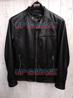 Size: M
FORTIME
Leather jacket