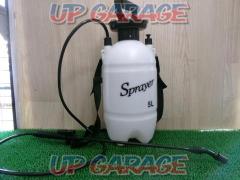 Sprayer
Manual pump