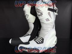 Size: EUR45/27.5cm equivalent
ARLENNESS (Allenes)
Racing boots
Xaus
Evo
BOT-1281