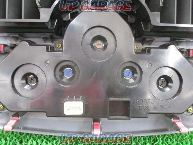 Daihatsu
Bigo Genuine Variant CD Tuner + Air Conditioner Panel Set-08