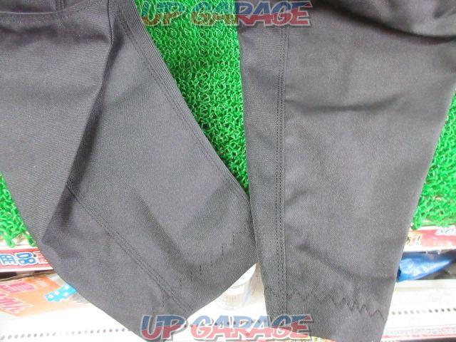 THOR (Soar)
black
Nylon pants
Size: 32 inches-06