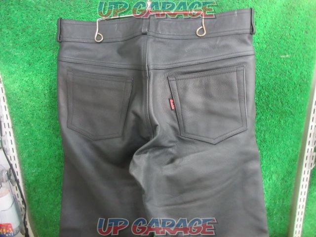 Rookie leather
Straight Leather Pants
Size LL-09