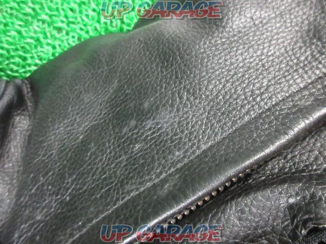 Good Luck
Leather pants
Size 32 inches-08