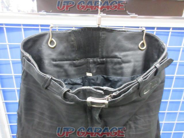 MQP
Leather pants
Size: EUR40-02
