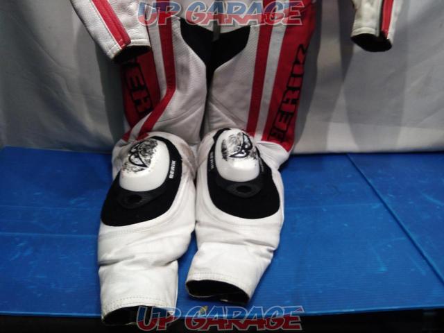 Size: L
Berwick
White / red / black
MFJ Yes
Racing suits-03