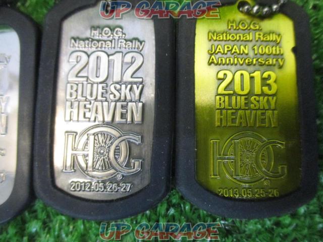 Harley Davu~itto Son
Owner's group
2008 - 2013
BLUE
SKY
HEAVEN
Engraved there
6 pieces-08