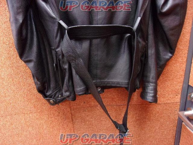 Size: XXL
Belstaff (Belstaff)
Leather jacket-04