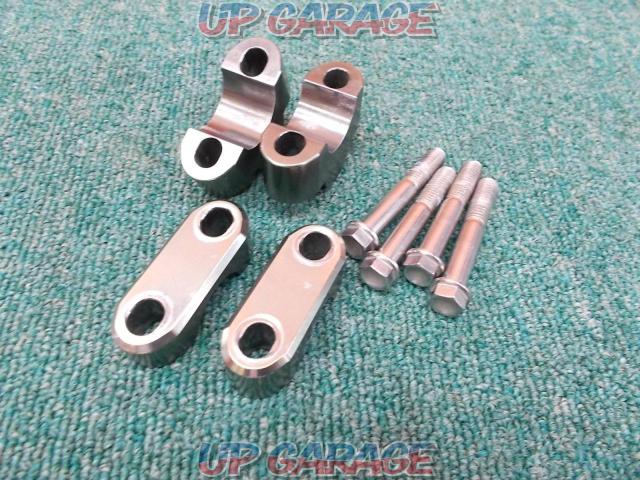 Unknown Manufacturer
Handle up spacer
CRF250L-01