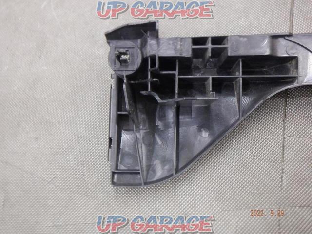 Right side only 1 split TOYOTA genuine (Toyota)
Front bumper retainer-02