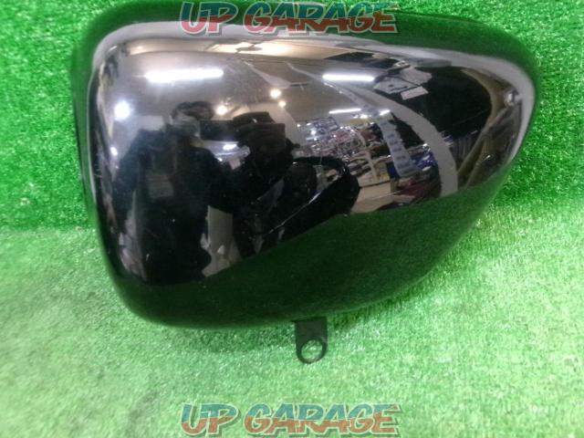 W650 (removed from unknown model year)
KAWASAKI genuine
Side cover
Right and left-02
