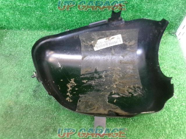 W650 (removed from unknown model year)
KAWASAKI genuine
Side cover
Right and left-06