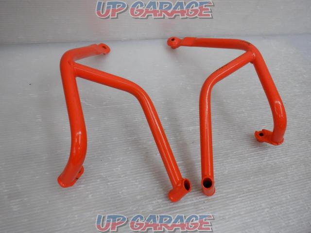 Unknown Manufacturer
Crash bar (engine guard)
Left and right
250DUKE
Used in '17-02