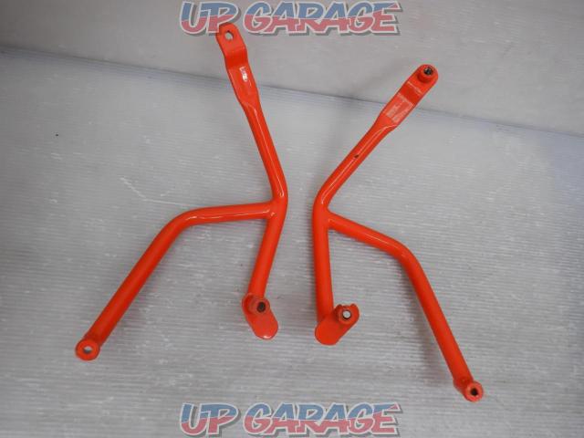 Unknown Manufacturer
Crash bar (engine guard)
Left and right
250DUKE
Used in '17-06
