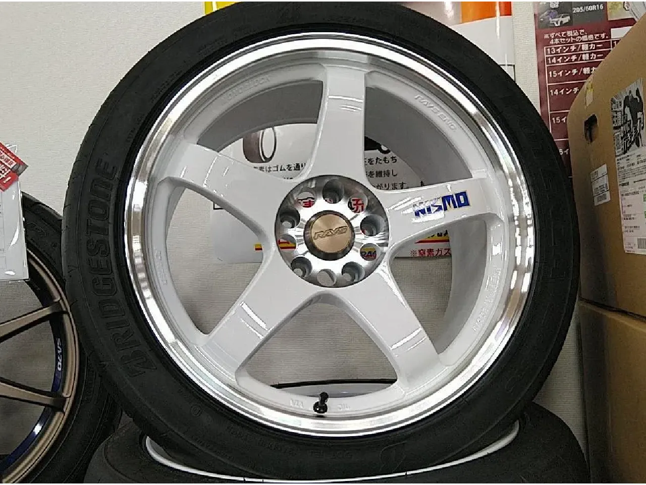 NISMO LM-GT4 40th Anniversary Model + BRIDGESTONE POTENZA RE-71RS