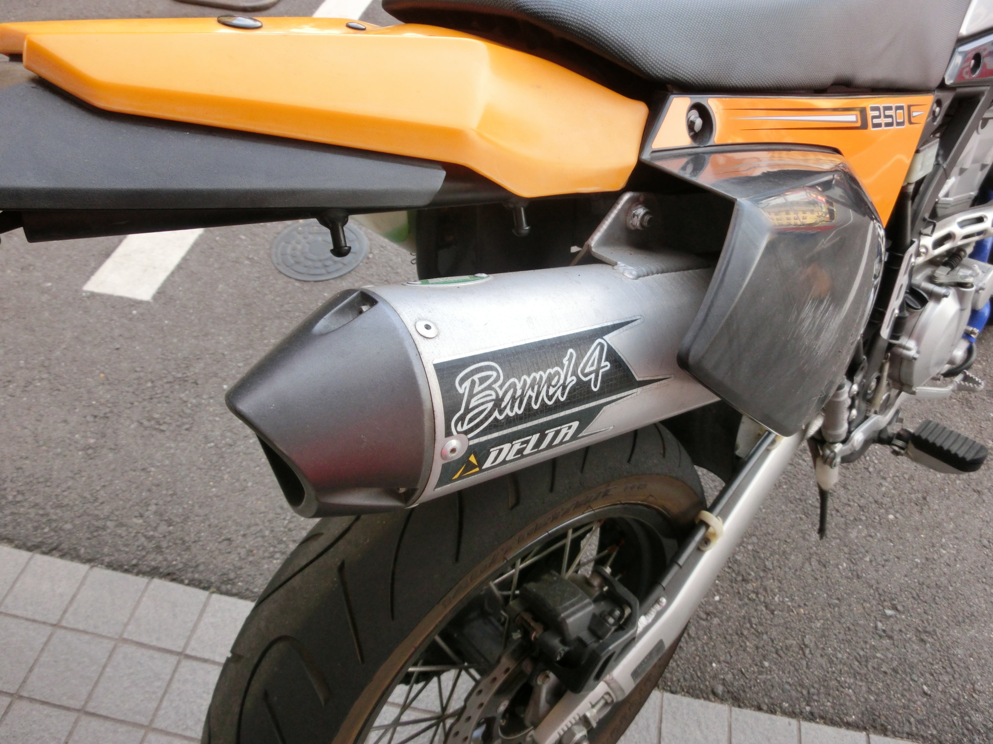 DトラッカーXにFMF❤|アップガレージ大分店 公式SHOPブログ