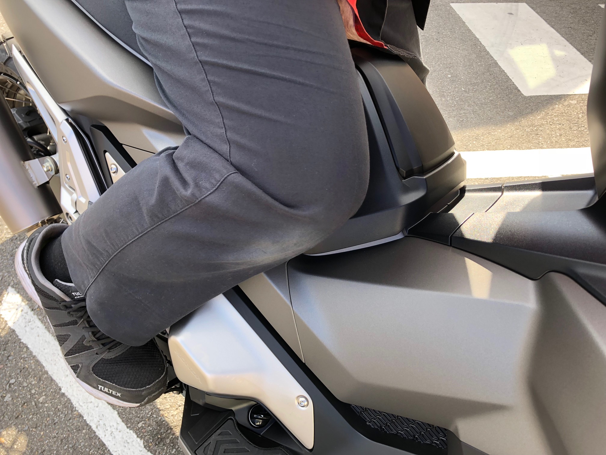 ホンダの新型アドベンチャー はじめまして アップガレージ大分店 公式shopブログ